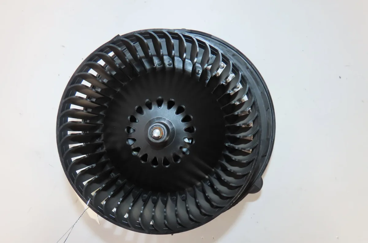 Moteur ventilateur chauffage Volkswagen GOLF SPORTSVAN VII (AM1, AN1) 1.0 tsi (2015-2020) occasion