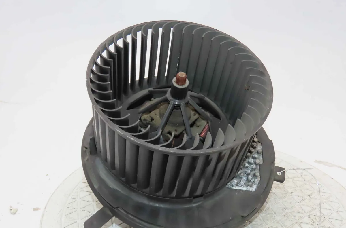 Moteur ventilateur chauffage VOLKSWAGEN GOLF V occasion