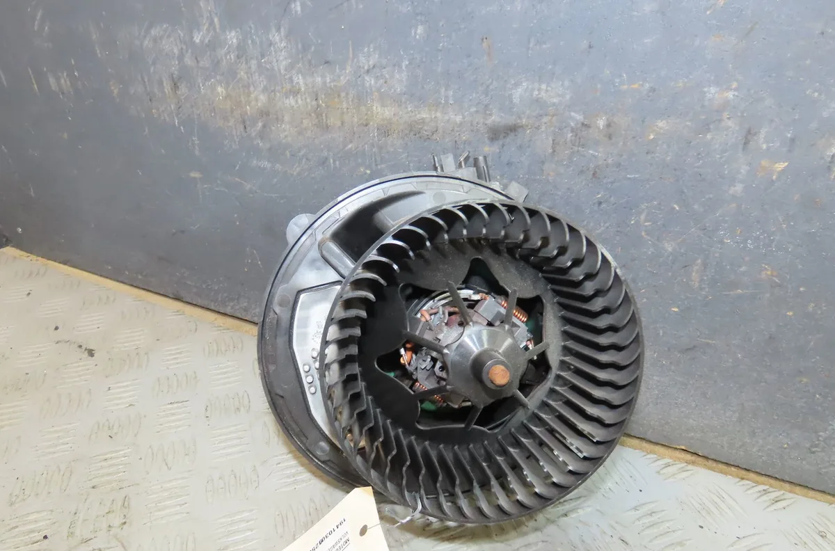 Moteur ventilateur chauffage Volkswagen GOLF VII Variant (BA5, BV5) 1.6 tdi (2013-2018) occasion