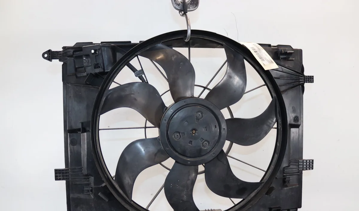 Moteur ventilateur radiateur Mercedes-benz CLASSE E (W213) E 200 d (213.013) (2016) 4 portes occasion