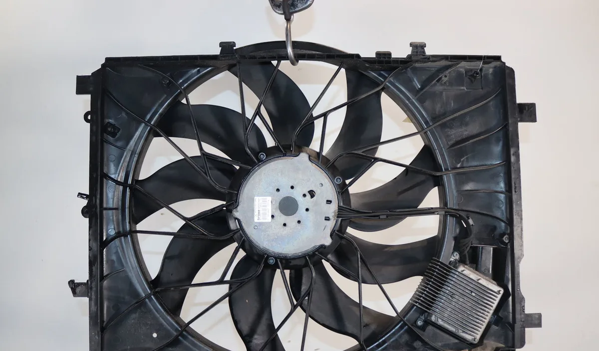 Moteur ventilateur radiateur Mercedes-benz CLASSE GLA (X156) Gla 45 amg 4-matic (156.952) (2014) occasion