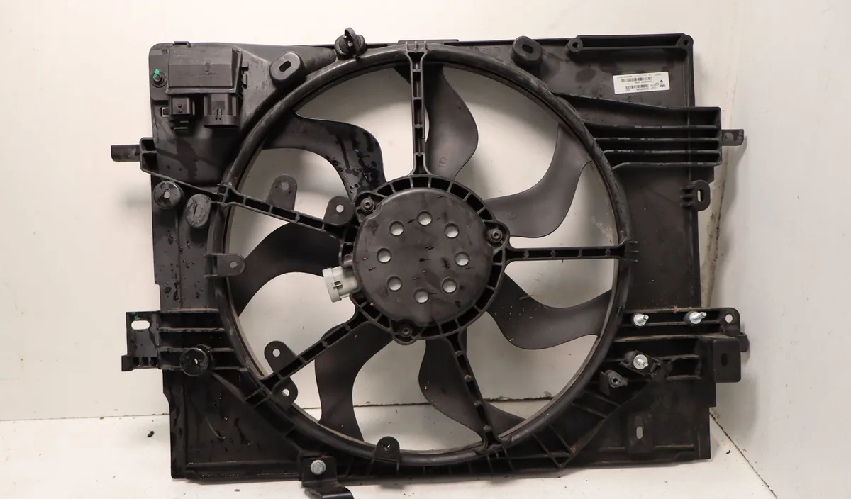 Moteur ventilateur radiateur Renault ARKANA I (LCM_, LDN_) 1.6 e-tech 145 (ldmu) (2020) 5 portes occasion