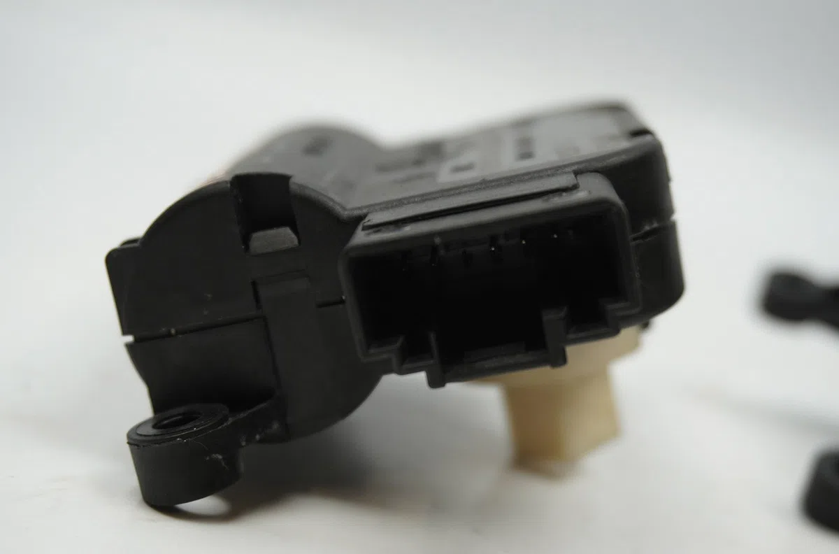 Moteur volet de chauffage Audi A3 (8P1) 2.0 tdi 16v (2003-2012) 3 portes occasion