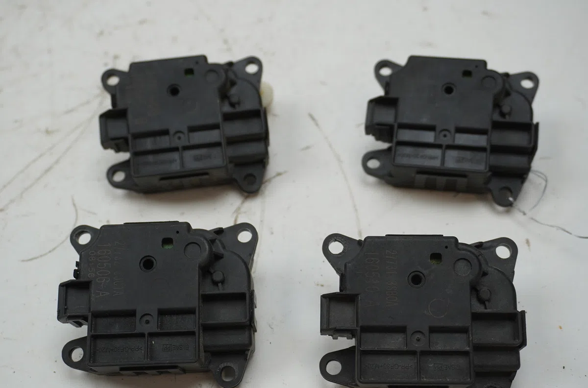 Moteur volet de chauffage Nissan NP300 NAVARA Pick-up (D23, D23T) 2.3 dci 4x4 (d231) (2015) occasion