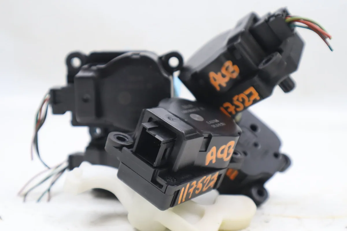 Moteur volet de chauffage Opel ASTRA J (P10) 1.7 cdti (68) (2009-2015) occasion