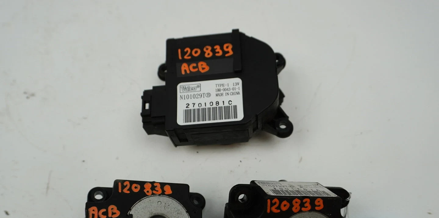 Moteur volet de chauffage Renault CLIO III (BR0-1, CR0-1) 1.5 dci (br0h, cr0h, cr1s, br1s) (2005-2014) 3 portes occasion