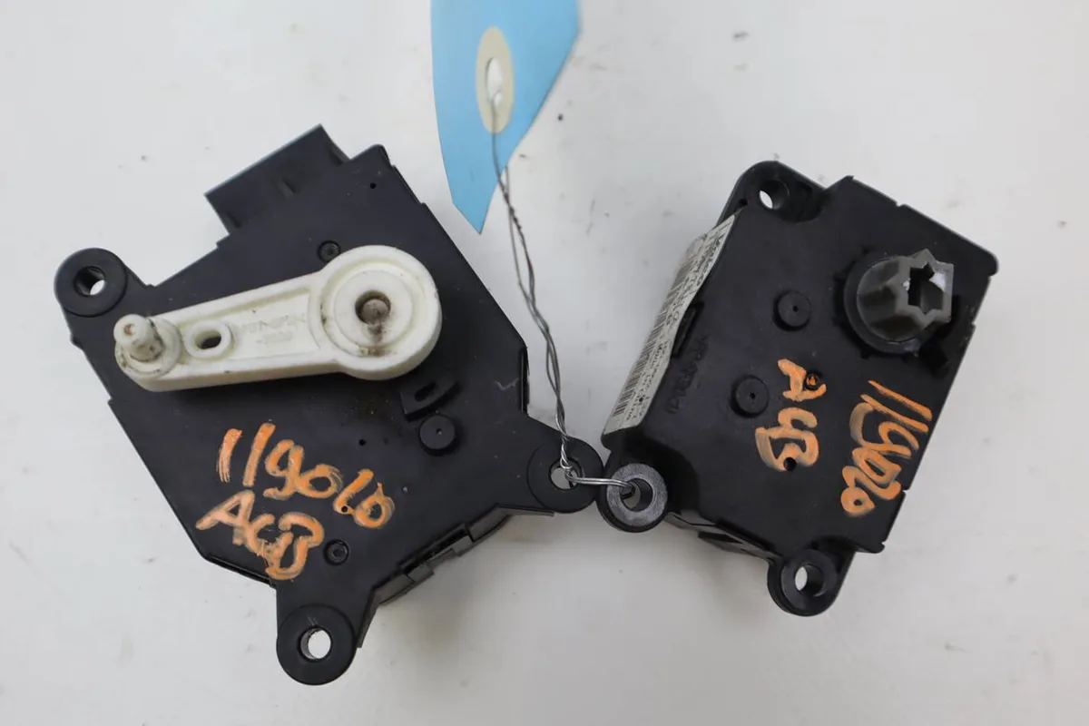 Moteur volet de chauffage Renault TWINGO II (CN0_) 1.2 16v (cn04, cn0a, cn0b) (2007-2014) 3 portes occasion