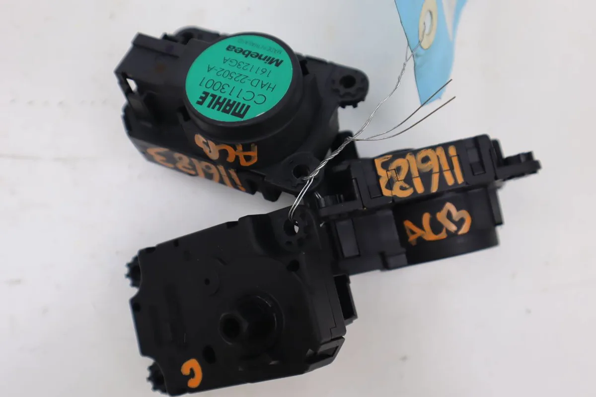 Moteur volet de chauffage Renault TWINGO III (BCM_, BCA_) Z.e: (bca1) (2020) occasion