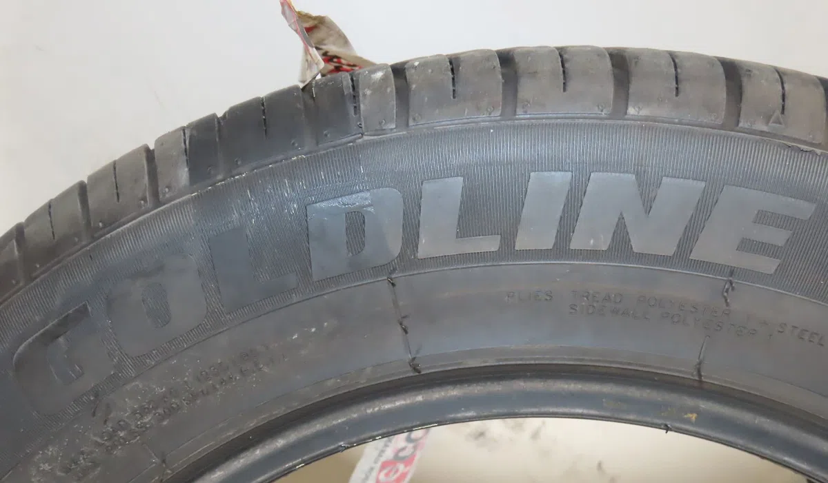 Paire de pneus Peugeot 207-207 (WA_, WC_) 1.4 hdi (2006-2015) 5 portes occasion