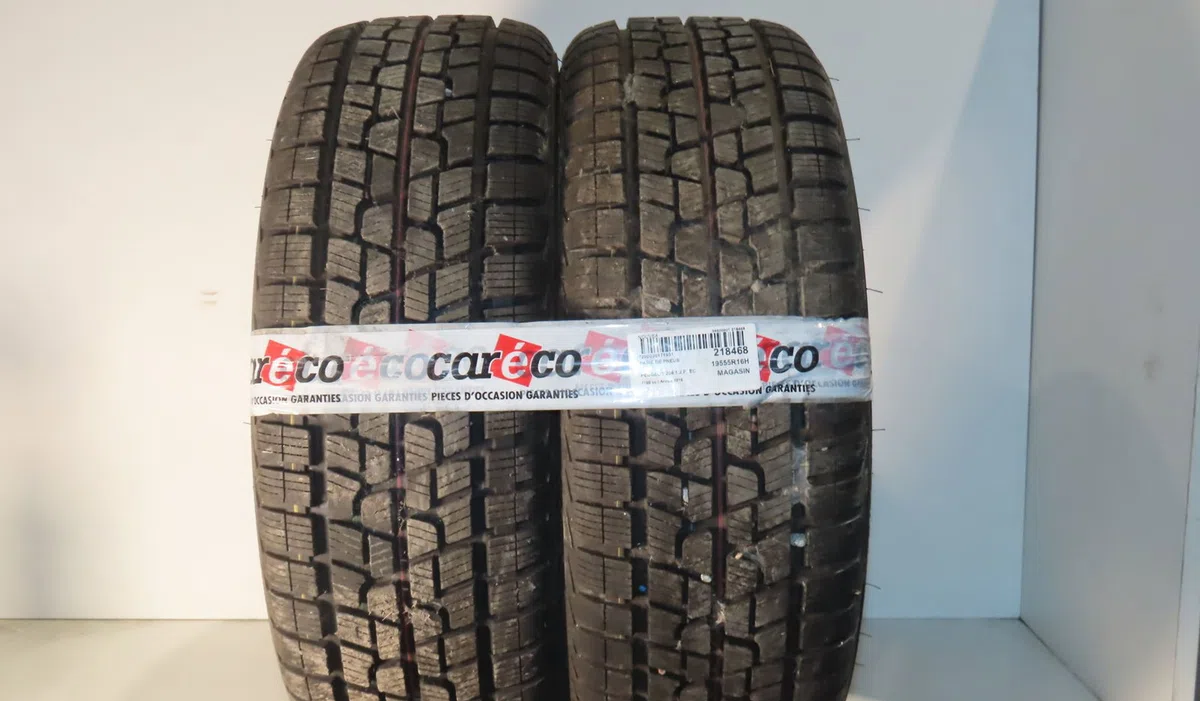 Paire de pneus Peugeot 208 I (CA_, CC_) 1.2 vti 82 (2012) occasion