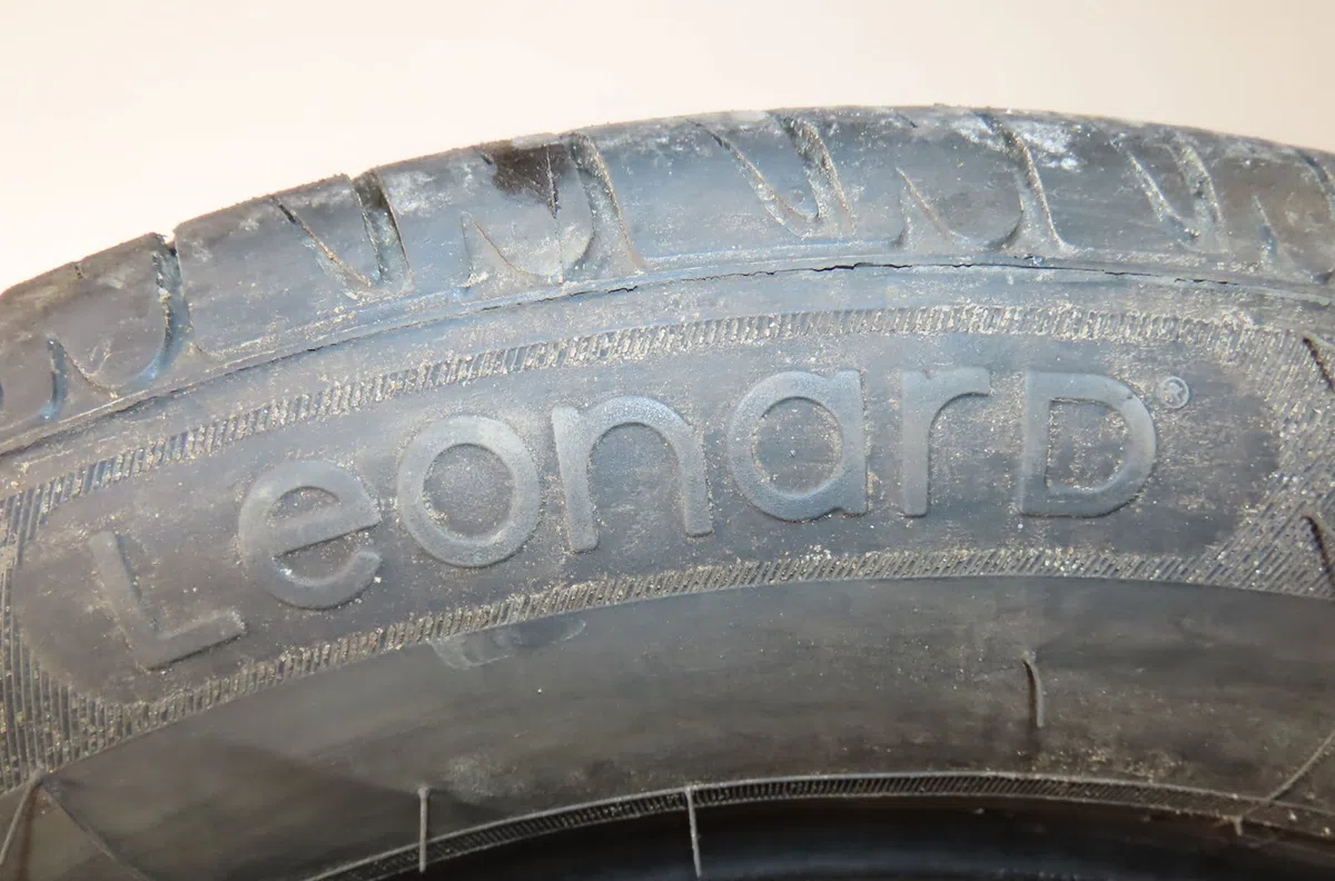 Paire de pneus Renault LAGUNA III Grandtour (KT0-1) 1.5 dci (kt0a, kt0r, kt02) (2007-2015) occasion