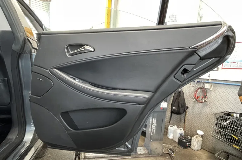 Panneau de porte arriere droit pour MERCEDES CLASSE CLS 219 PHASE 1