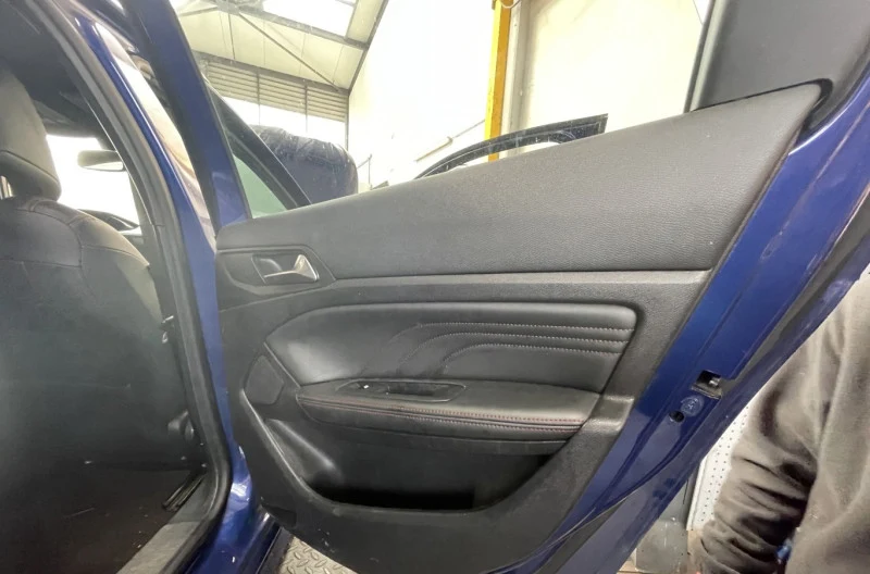 Panneau de porte arriere droit pour PEUGEOT 308 2 SW PHASE 1 BREAK
