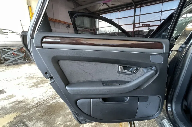 Panneau de porte arriere gauche pour AUDI A8 2 PHASE 1