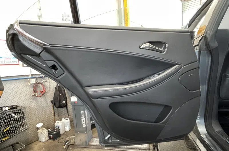 Panneau de porte arriere gauche pour MERCEDES CLASSE CLS 219 PHASE 1