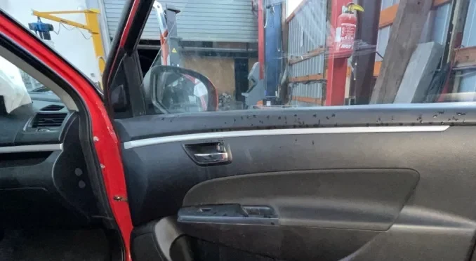 Panneau de porte avant droit pour SUZUKI SWIFT 4