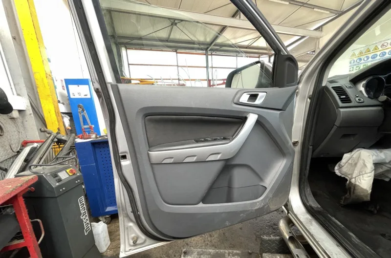 Panneau de porte avant gauche pour FORD RANGER 4 PHASE 1
