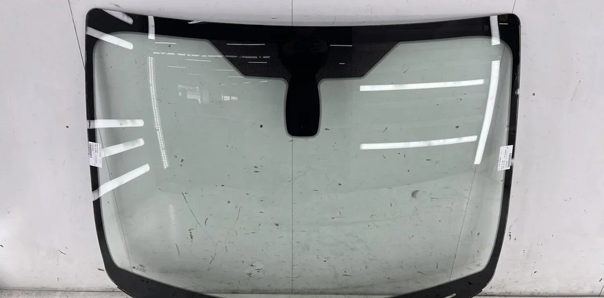 Pare-brise FORD B-MAX occasion