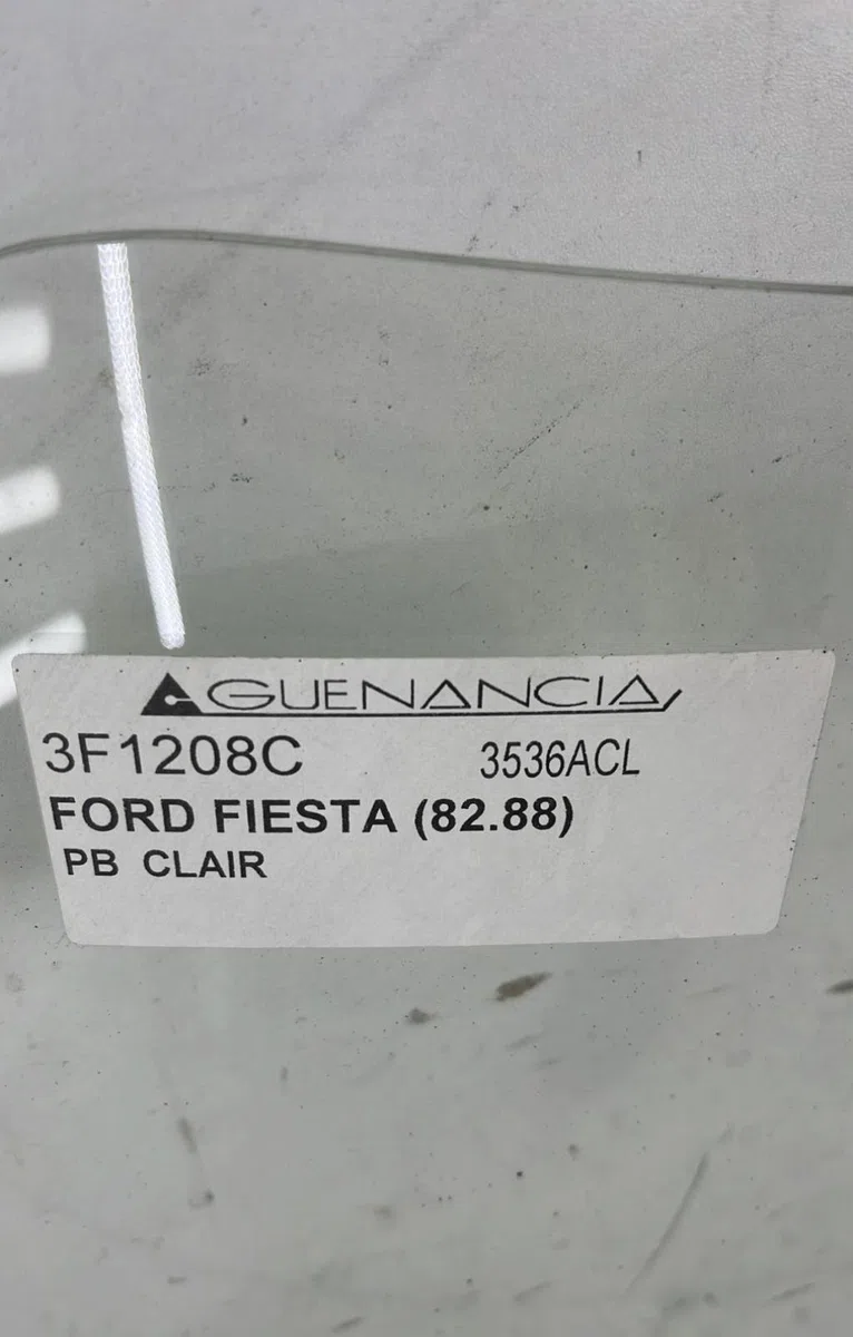 Pare-brise FORD FIESTA 2 occasion