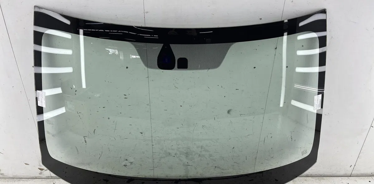Pare-brise MITSUBISHI OUTLANDER 3 PHASE 2 occasion