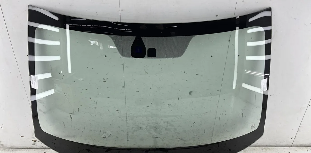Pare-brise MITSUBISHI OUTLANDER 3 PHASE 2 occasion