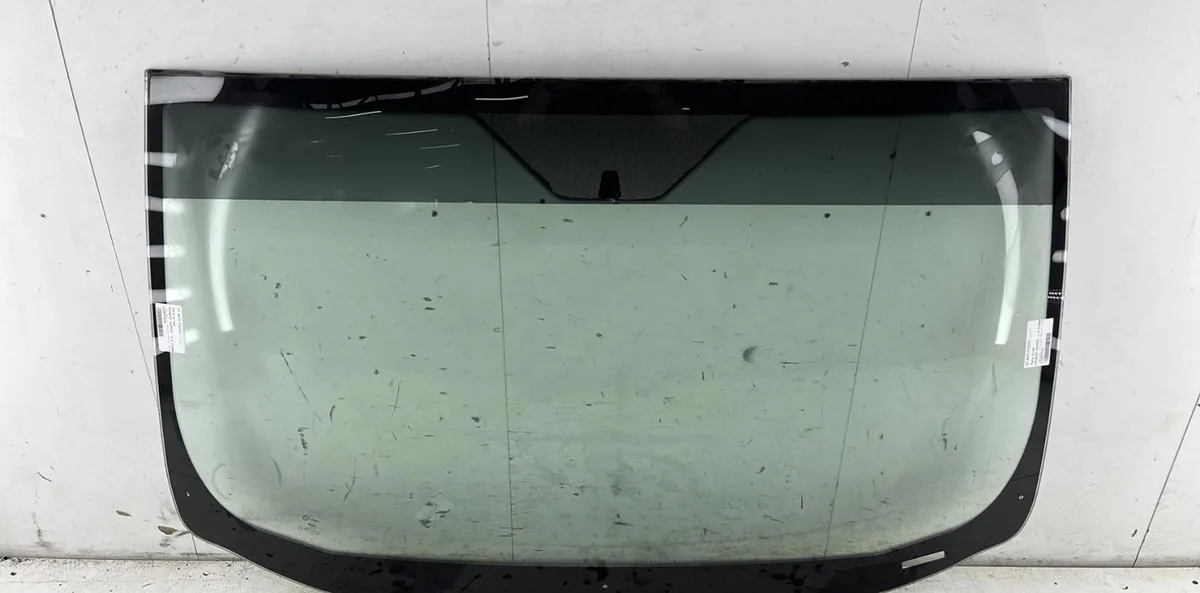 Pare-brise PEUGEOT BIPPER occasion