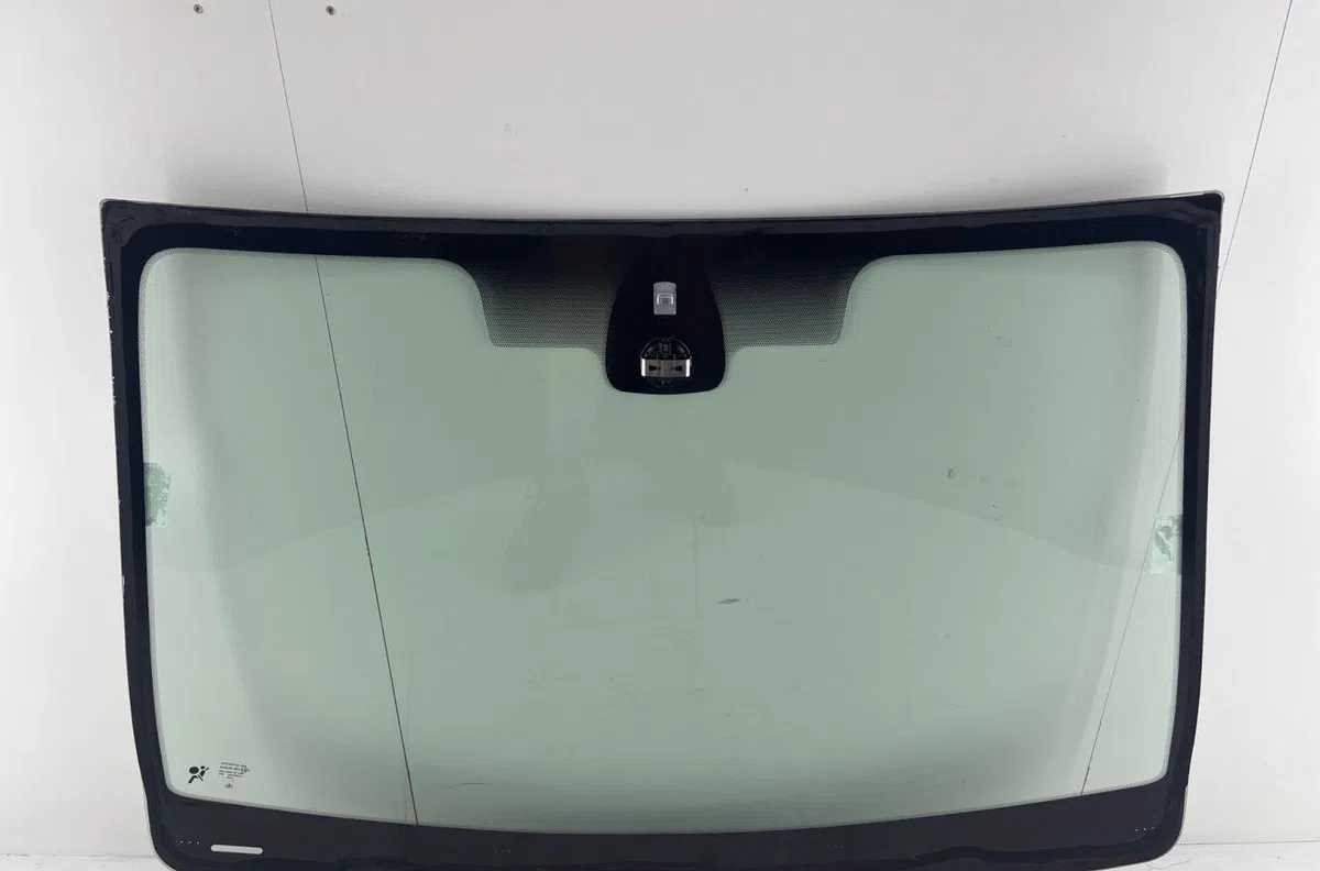 Pare-brise RENAULT CLIO 3 PHASE 1 occasion