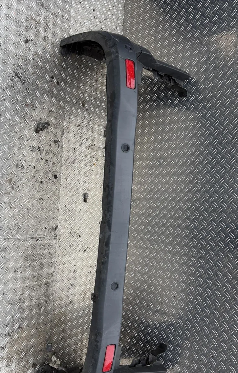 Pare-choc arrière Ford TRANSIT COURIER B460 Camionnette-Monospace 1.0 ecoboost (2014) occasion