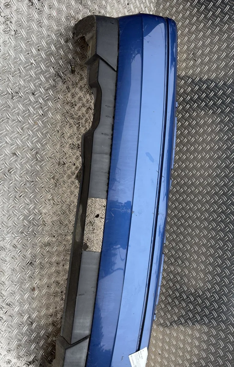 Pare-choc arrière Volkswagen GOLF III (1H1) 1.8 (1991-1997) 5 portes occasion