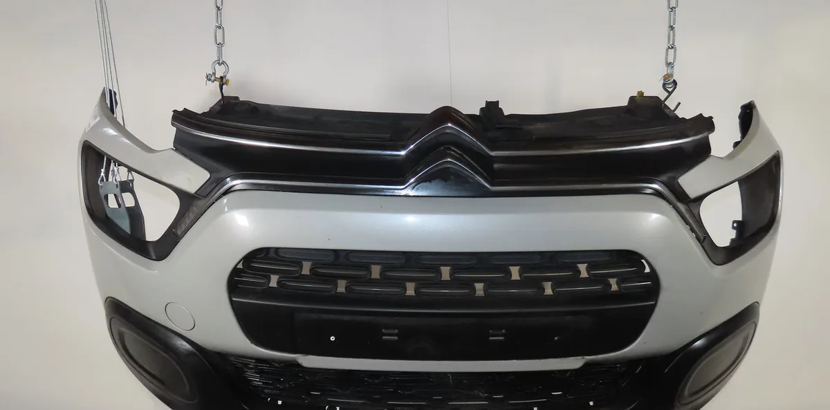 Pare-choc avant Citroën C3 III (SX) 1.2 puretech 82 (2018) 5 portes occasion