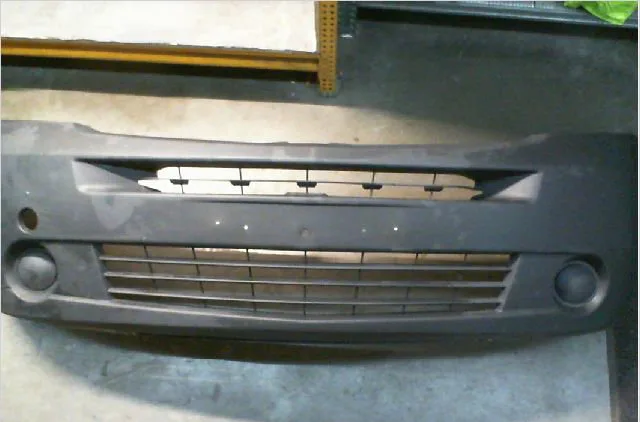 Pare-choc avant Nissan INTERSTAR Camionnette (X70) Dci 120 (2006) occasion