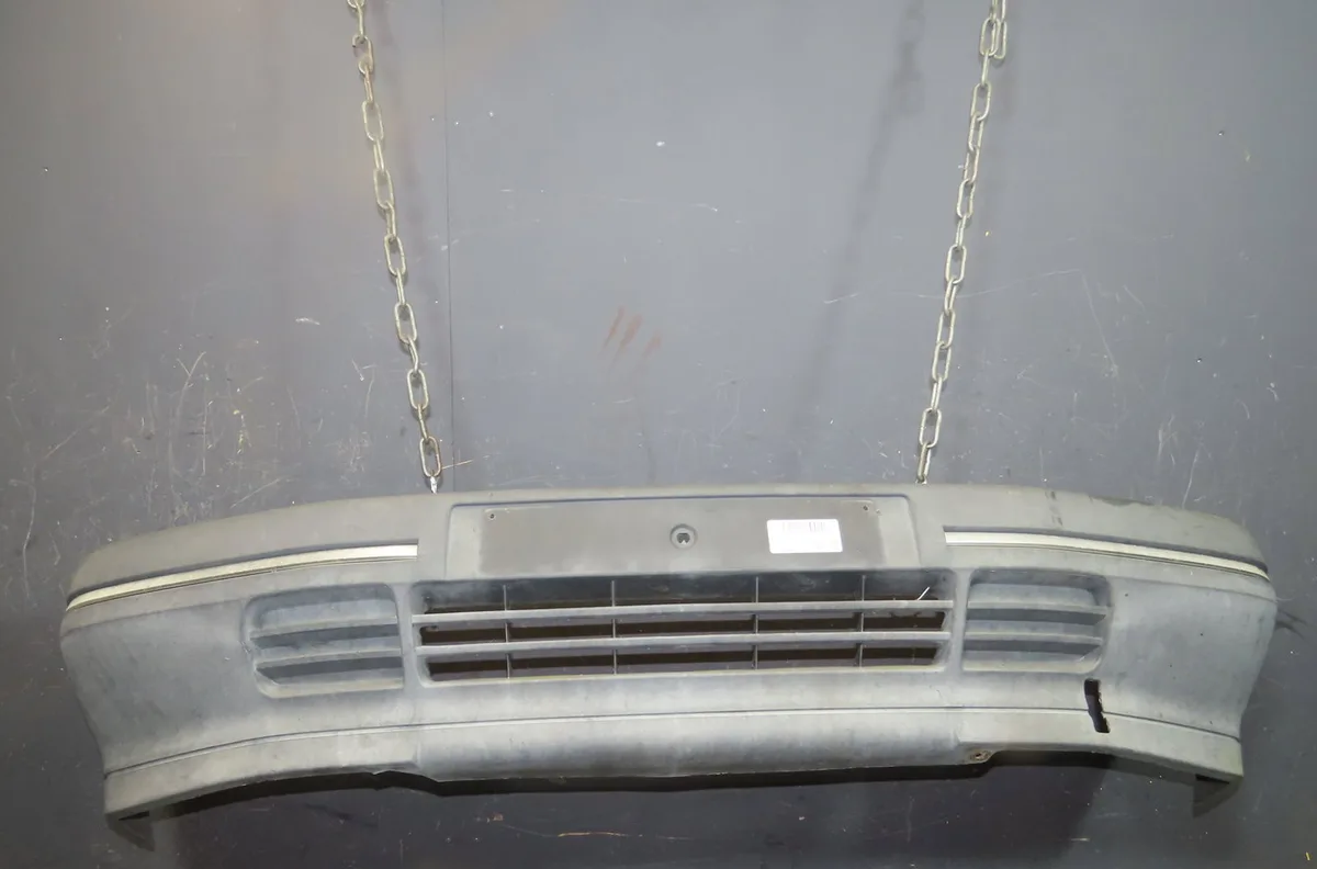 Pare-choc avant Peugeot 309 II (3C, 3A) 1.8 td (1989-1993) occasion