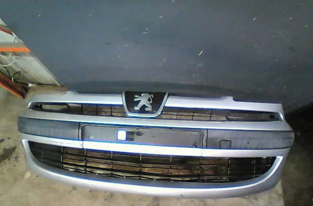 Pare-choc avant Peugeot 807 (EB_) 2.2 hdi (2002) occasion