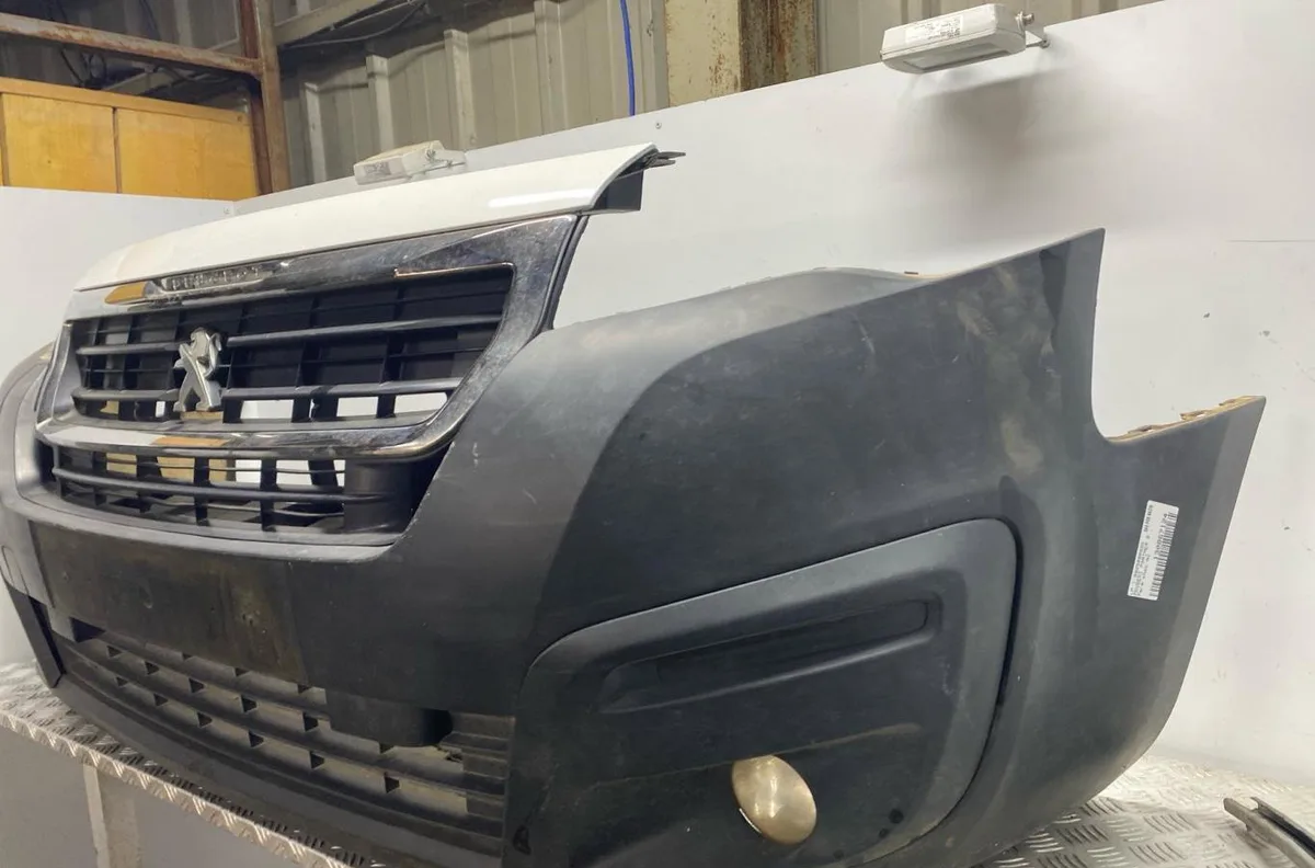 Pare-choc avant PEUGEOT PARTNER 2 PHASE 3 occasion