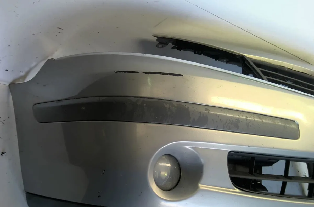 Pare-choc avant Renault LAGUNA II (BG0-1_) 2.0 dci (bg1t) (2005-2006) occasion