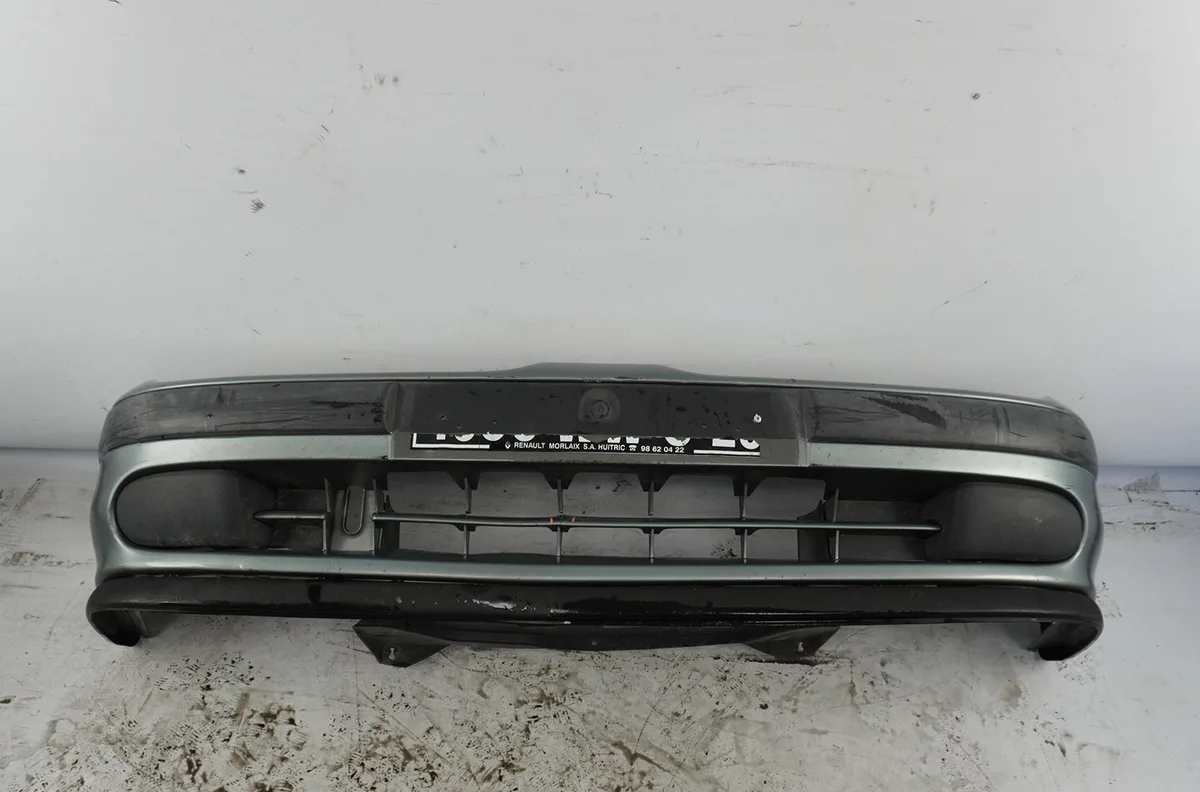 Pare-choc avant Renault MEGANE I (BA0-1_) 1.9 dti (ba08, ba0n) (1997-2001) occasion