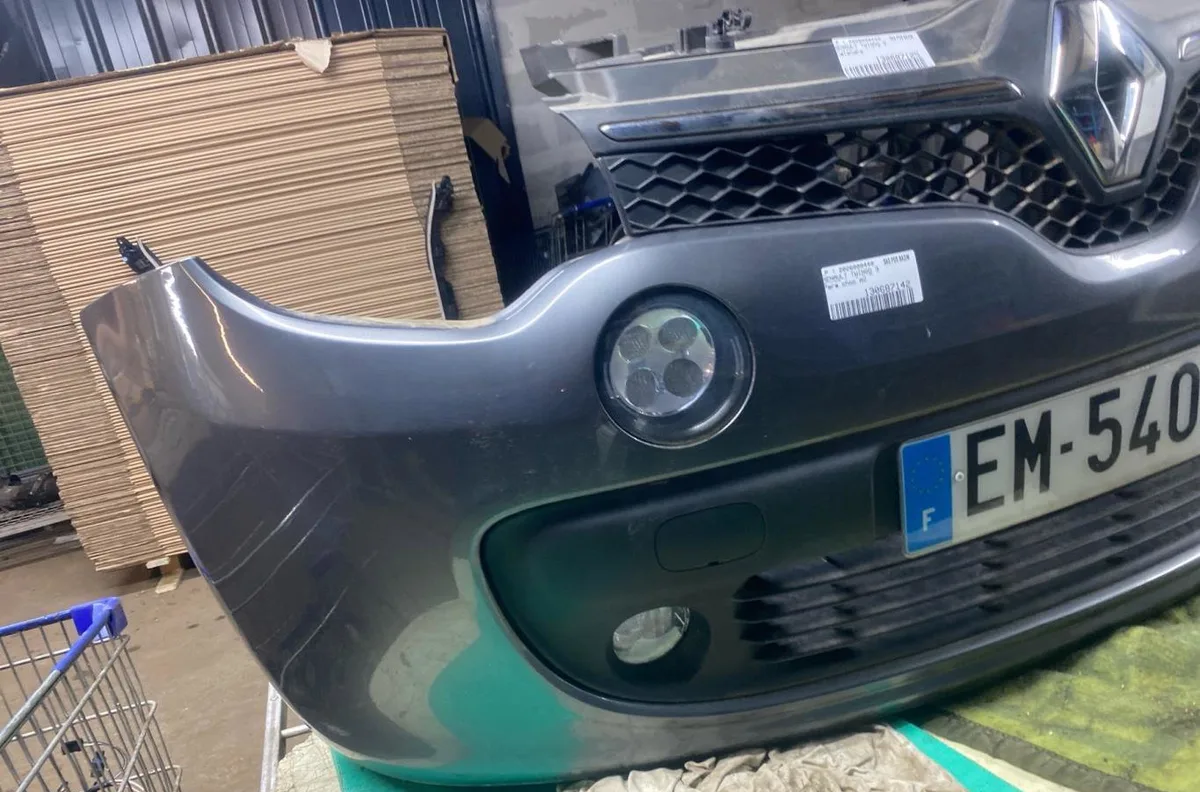 Pare-choc avant RENAULT TWINGO 3 PHASE 1 occasion