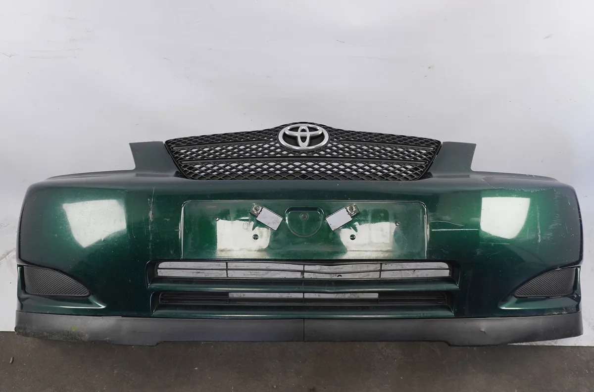 Pare-choc avant Toyota COROLLA (_E12_) 2.0 d-4d (cde120_) (2002-2006) occasion