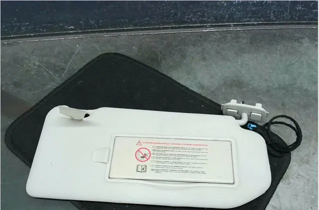 Pare-soleil droit Citroën C4 II (NC_) 1.6 vti 120 (2009-2016) occasion