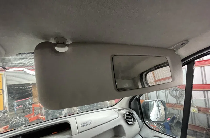 Pare soleil droit pour RENAULT TRAFIC 3 COURT PHASE 1