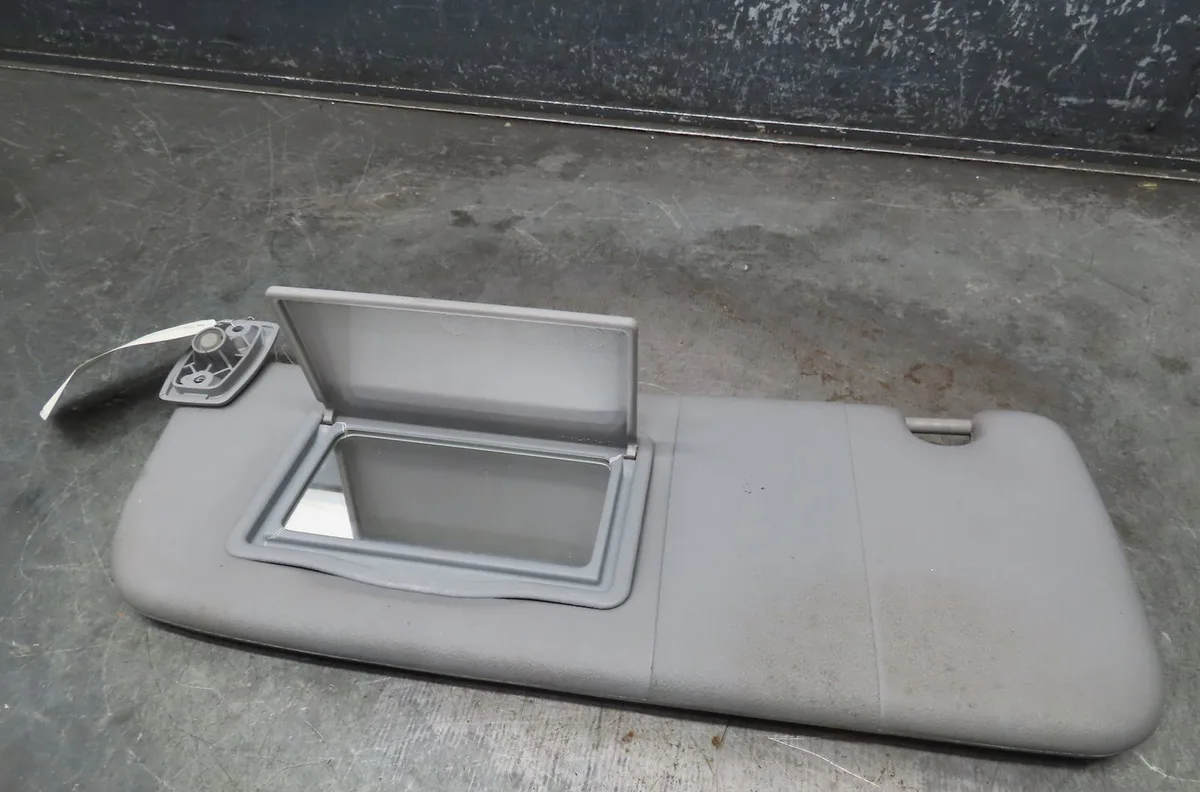 Pare-soleil gauche Peugeot 306 3-5 portes (7A, 7C, N3, N5) 2.0 hdi 90 (1999-2002) occasion