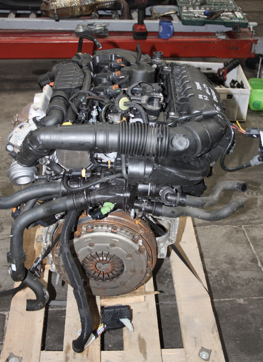 Moteur complet PEUGEOT 308 II 1.2 THP 130cv HN02