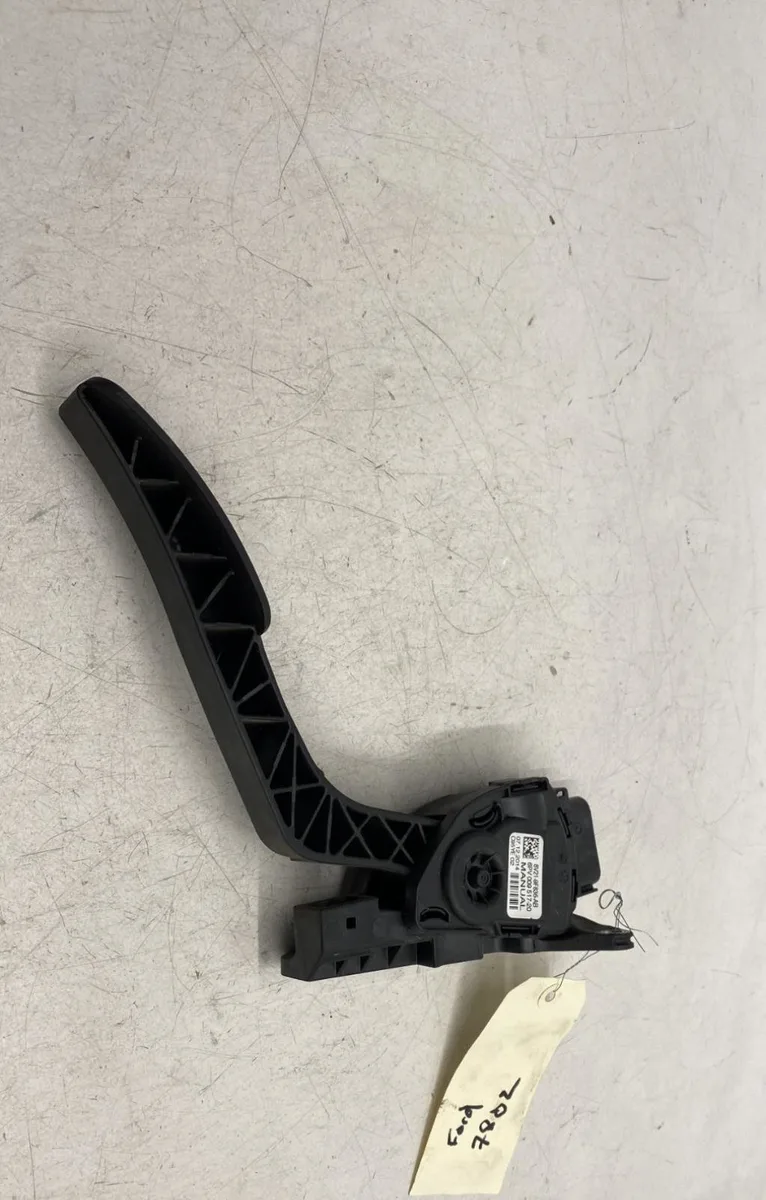 Pedale accelerateur Ford FIESTA VI (CB1, CCN) 1.25 (2008-2017) 5 portes occasion
