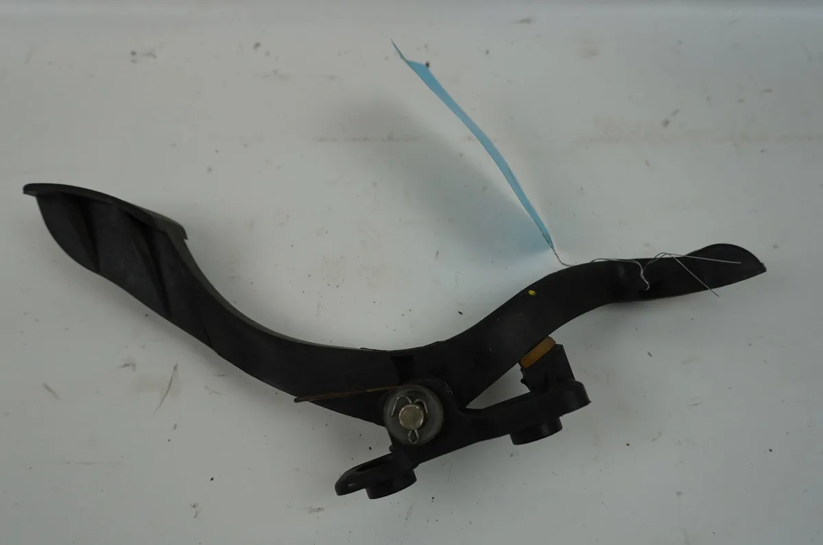 Pedale accelerateur Hyundai PONY I (X-3) 1.3 i 12v (1994-2000) occasion