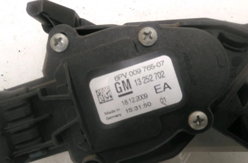 Pedale accelerateur Opel ASTRA J (P10) 1.7 cdti (68) (2009-2015) occasion