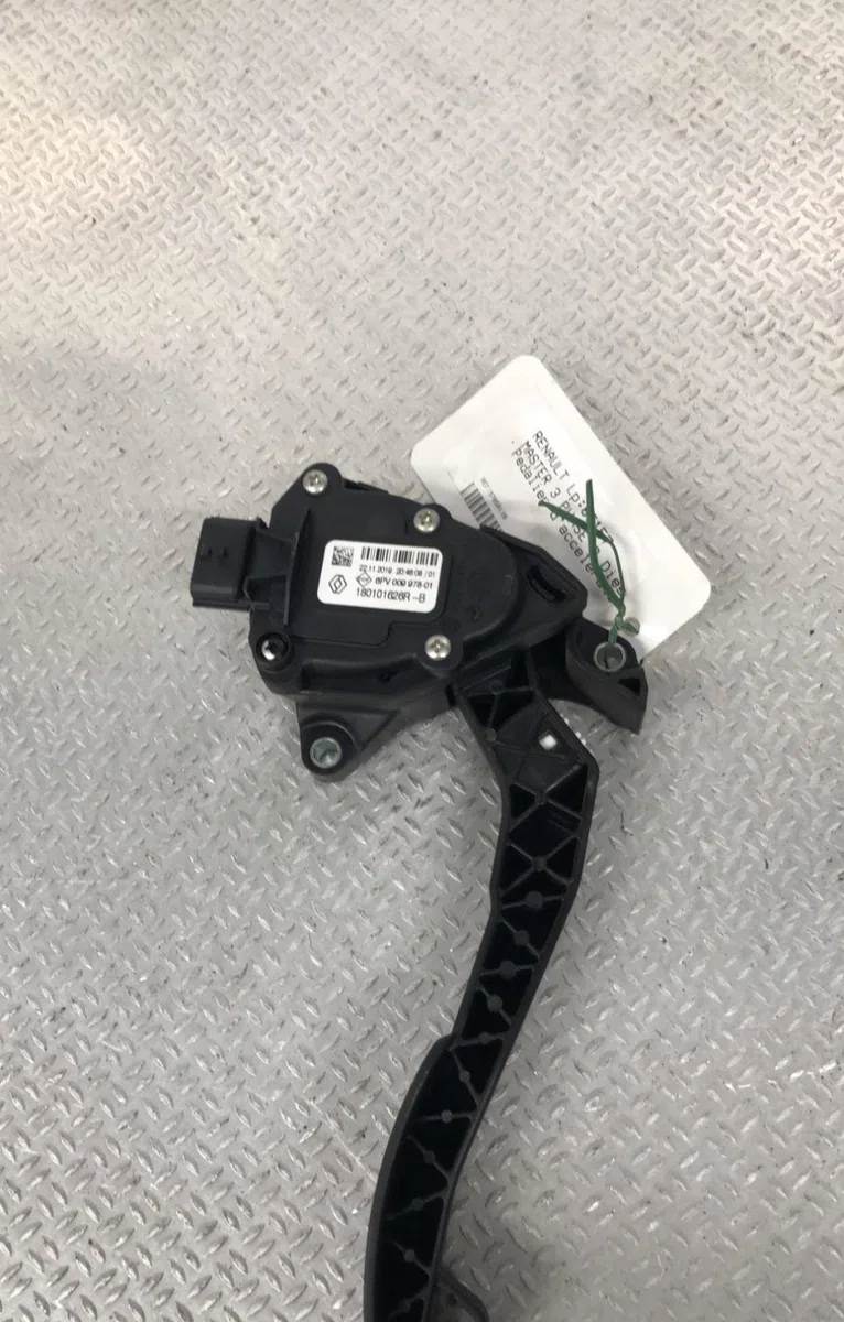 Pedale accelerateur RENAULT MASTER 3  MASTER 3 PHASE 3 occasion