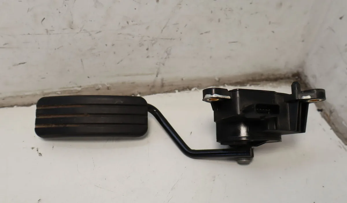 Pedale accelerateur Renault SCÉNIC II (JM0-1_) 1.5 dci (jm1e, jm16) (2005-2008) 5 portes occasion