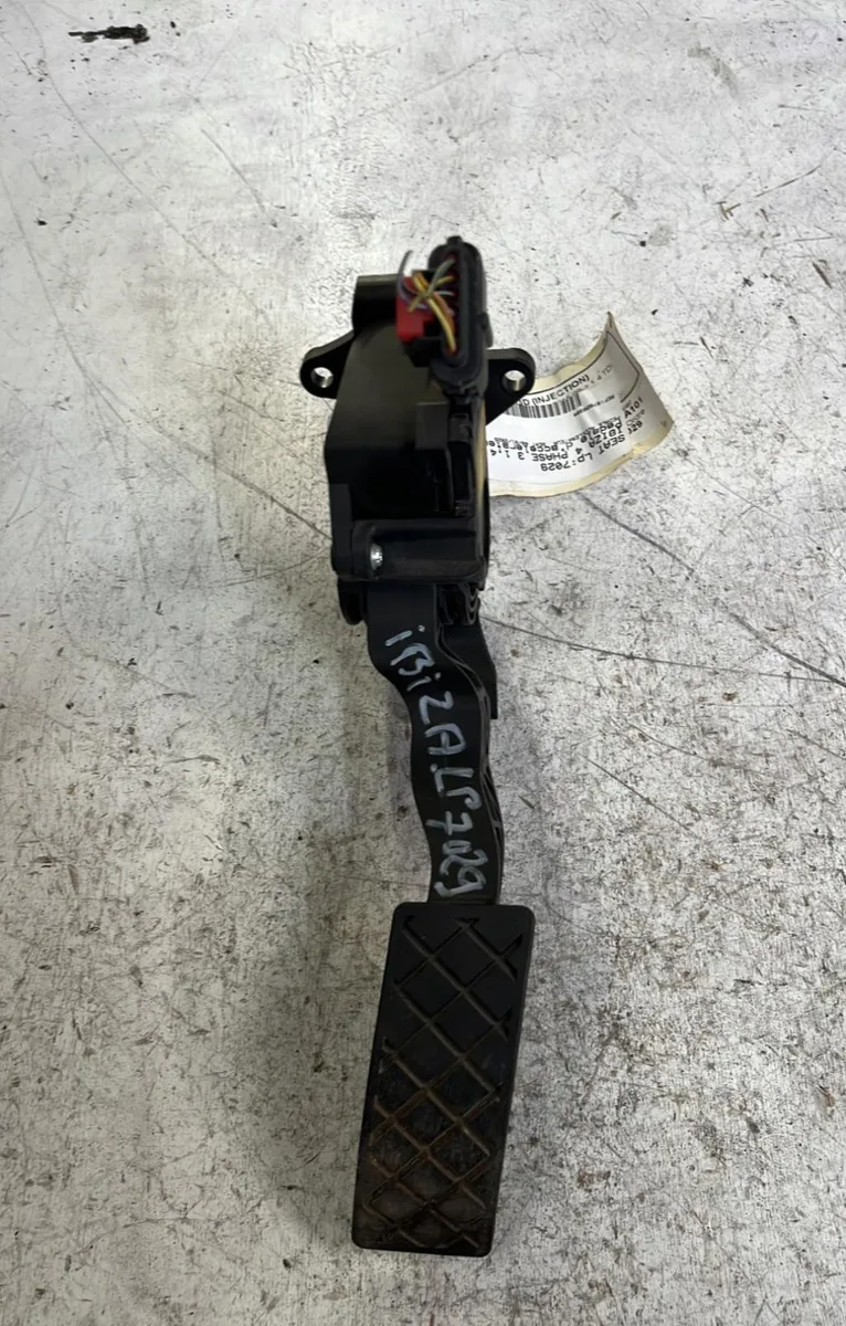 Pedale accelerateur Seat IBIZA IV (6J5, 6P1) 1.4 tdi (2008-2010) occasion