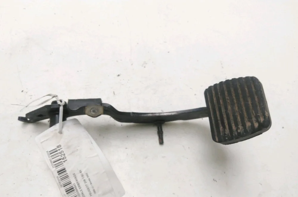 Pedale embrayage Peugeot 206 3-5 portes (2A-C) 1.9 d (1998-2001) 5 portes occasion