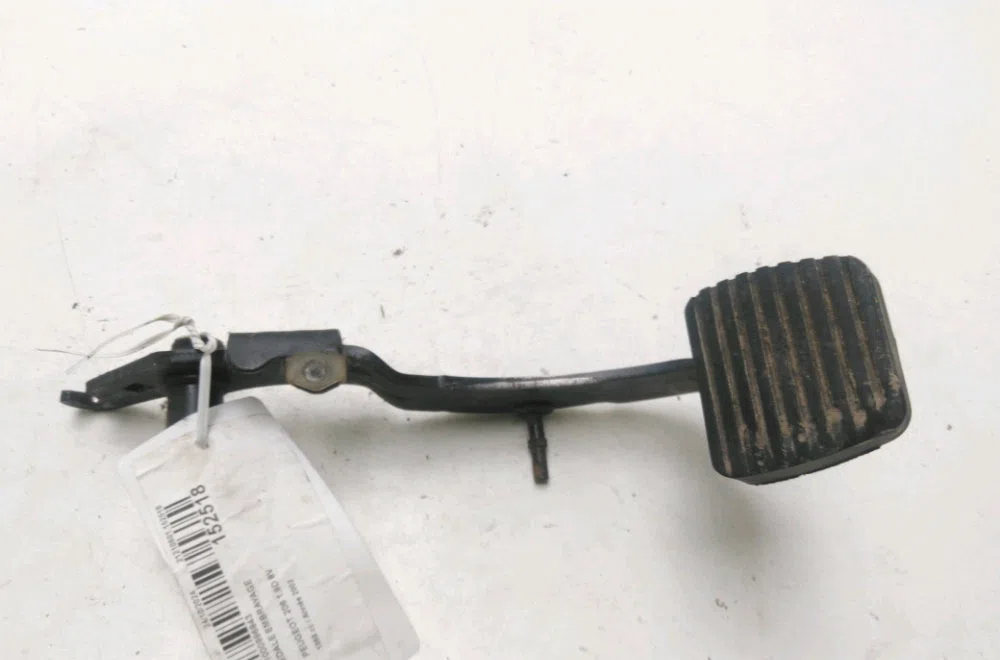 Pedale embrayage Peugeot 206 3-5 portes (2A-C) 1.9 d (1998-2001) 5 portes occasion